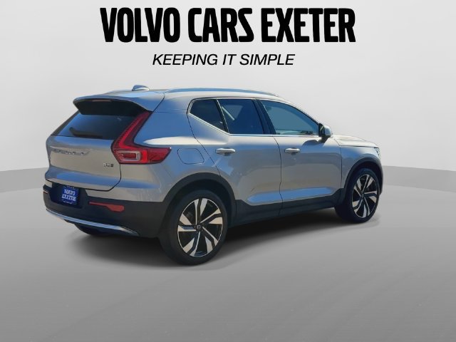 Certified 2024 Volvo XC40 B5 Ultimate w/ Climate Package AWD/4WD image 12