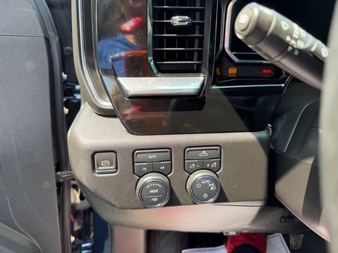 Used 2023 Chevrolet Silverado 1500 LT AWD/4WD image 14
