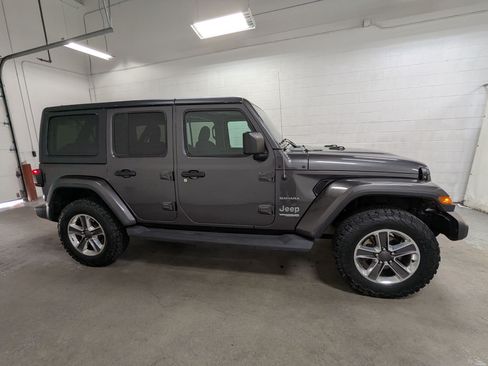 Used 2021 Jeep Wrangler Unlimited Sahara w/ Safety Group AWD/4WD image 3