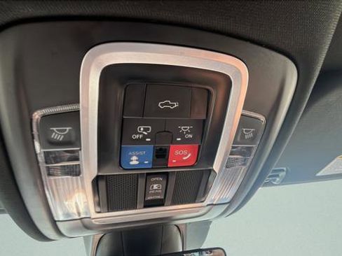 Used 2023 RAM 1500 Limited w/ Body Color Bumper Group AWD/4WD image 18