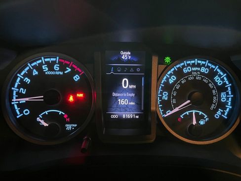 Used 2017 Toyota Tacoma SR5 image 28