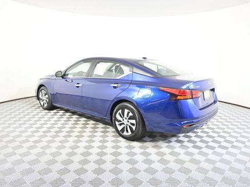 Used 2019 Nissan Altima 2.5 S FWD image 4