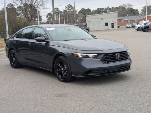 Used 2025 Honda Accord SE image 2