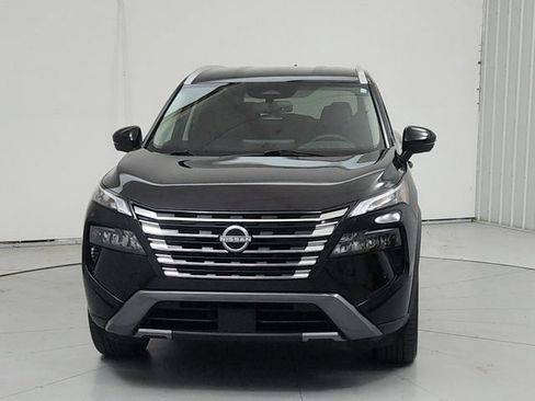 Used 2025 Nissan Rogue SL AWD/4WD image 2