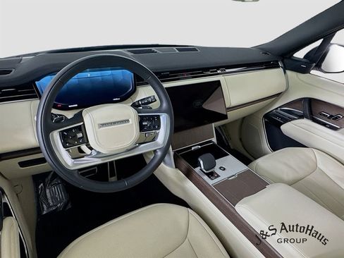 Used 2025 Land Rover Range Rover Long Wheelbase SE AWD/4WD image 30
