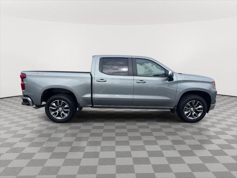 Used 2025 Chevrolet Silverado 1500 LT image 4