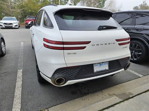 Used 2023 Genesis GV70 3.5T Sport w/ Sport Prestige Package image 9