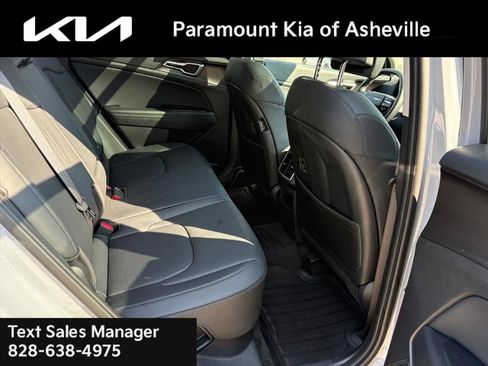 Certified 2026 Kia Sportage EX w/ EX Panoramic Sunroof Package AWD/4WD image 22