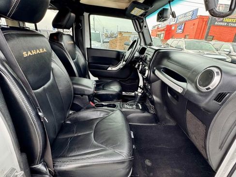 Used 2014 Jeep Wrangler Unlimited Sahara w/ Connectivity Group image 9