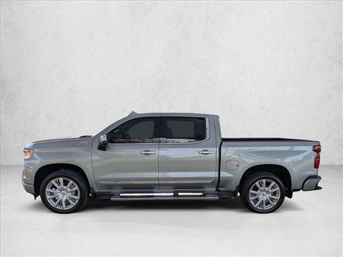 Used 2024 Chevrolet Silverado 1500 High Country w/ High Country Premium Package AWD/4WD image 9