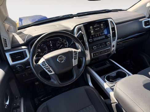 Used 2021 Nissan Titan SV w/ SV Convenience Package RWD image 15