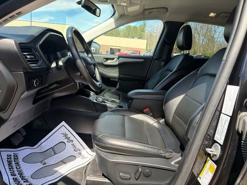 Used 2025 Ford Escape Platinum AWD/4WD image 11