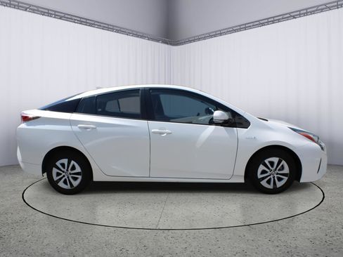 Used 2018 Toyota Prius Four w/ Advanced Technology Package FWD image 8