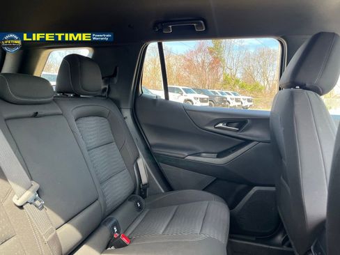 Used 2025 Chevrolet Equinox LT image 36