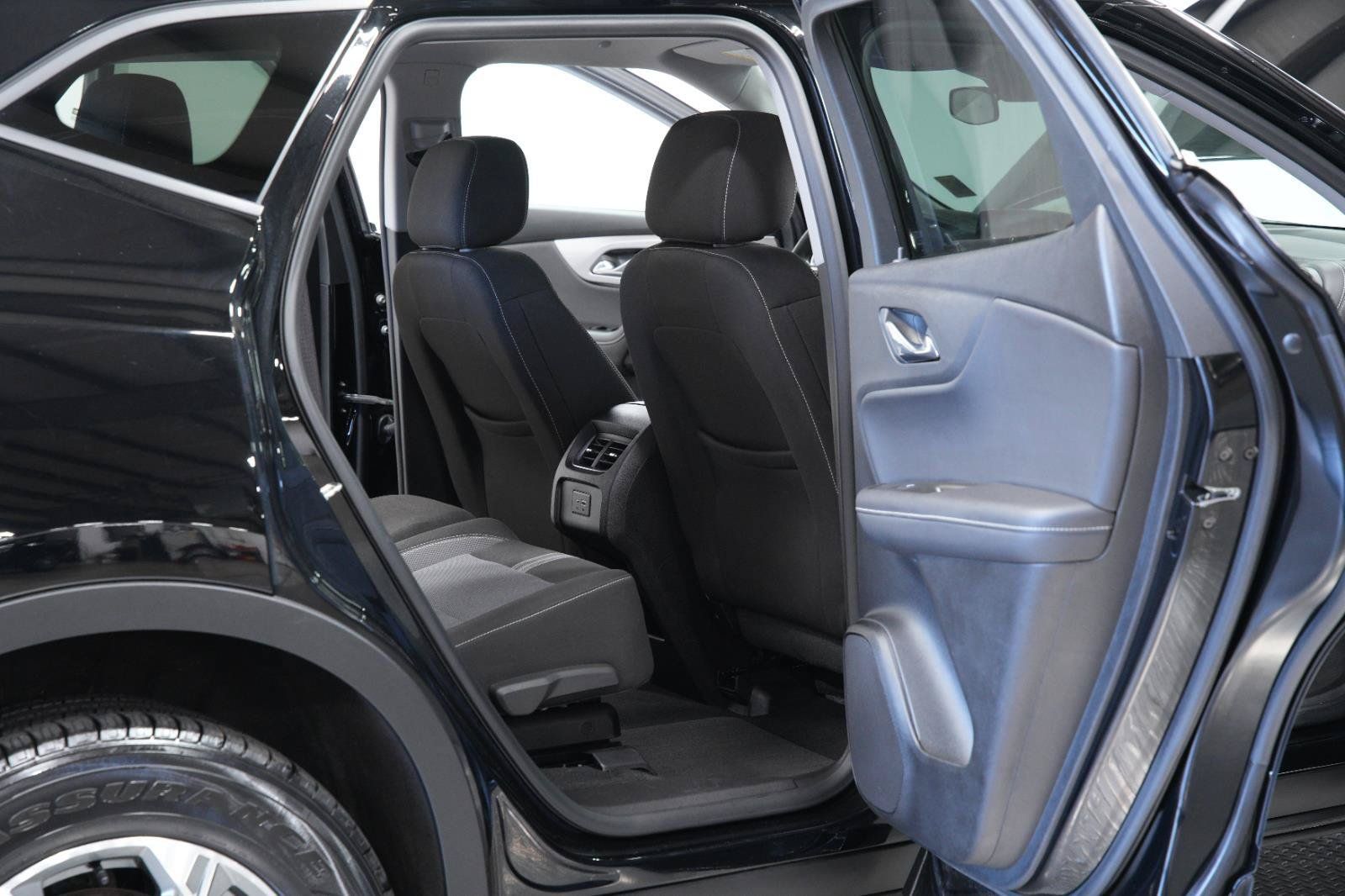 Used 2025 Chevrolet Blazer LT AWD/4WD image 12