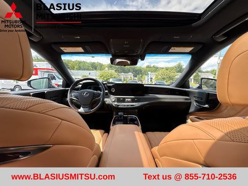 Used 2023 Lexus LS 500 AWD w/ Luxury Package image 33