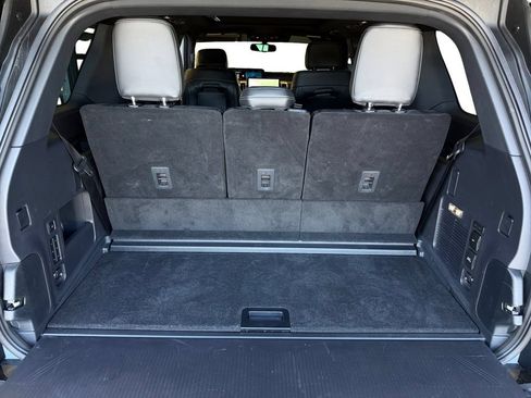 Used 2025 Ford Expedition Platinum w/ Stealth Appearance Package AWD/4WD image 13