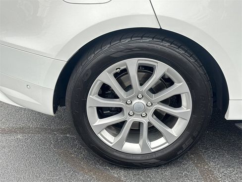 Used 2023 Land Rover Range Rover Sport SE Dynamic image 17