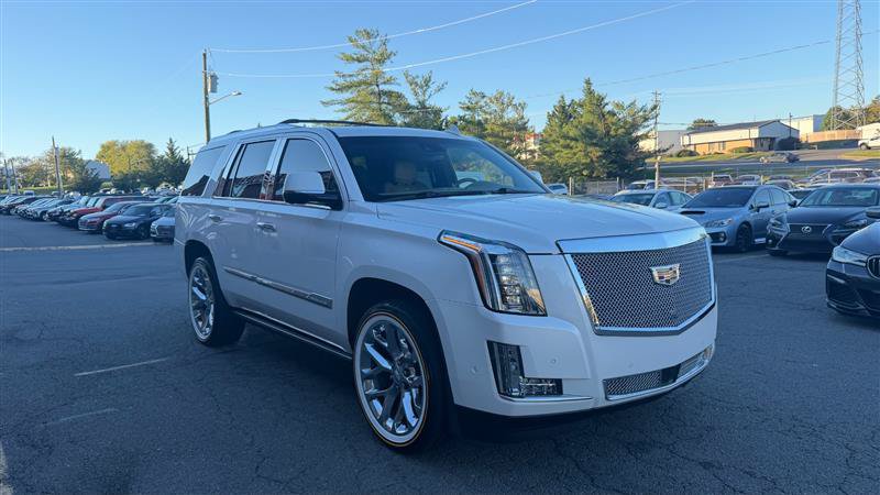 Used 2020 Cadillac Escalade Platinum AWD/4WD image 3