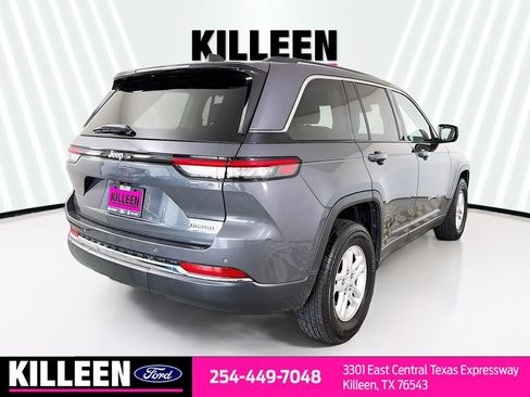 Used 2024 Jeep Grand Cherokee Laredo RWD image 8