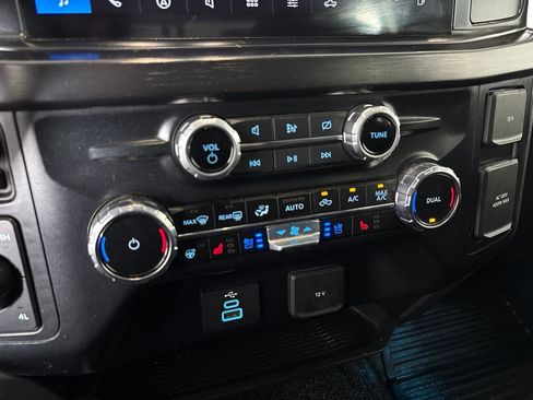 Used 2024 Ford F350 Lariat w/ Black Appearance Package AWD/4WD image 22