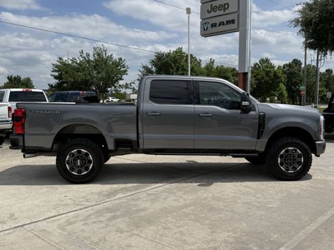 Used 2024 Ford F250 Lariat w/ Tremor Off-Road Package AWD/4WD image 3