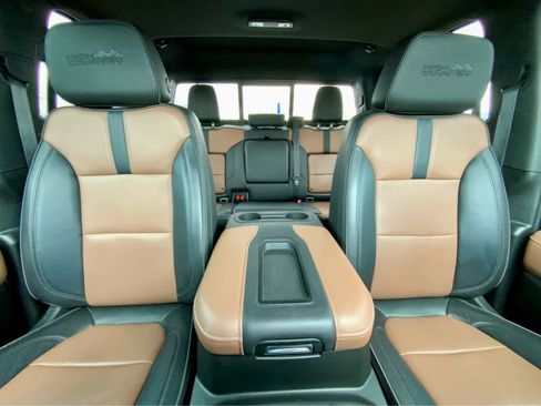 Used 2022 Chevrolet Silverado 1500 High Country w/ Technology Package image 35