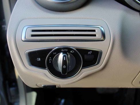 Used 2018 Mercedes-Benz C 300 Sedan image 13