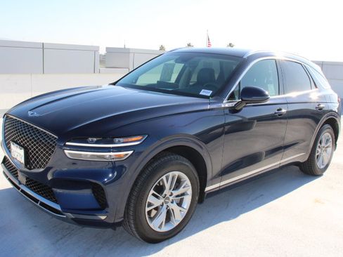 Used 2022 Genesis GV70 2.5T image 6