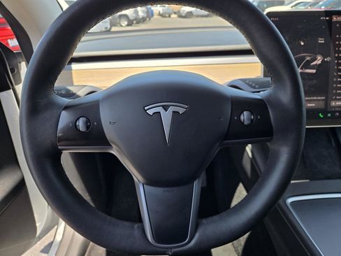 Used 2023 Tesla Model Y Long Range AWD/4WD image 13