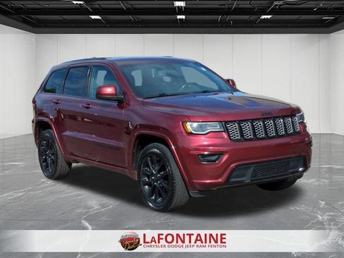 Used 2020 Jeep Grand Cherokee Altitude AWD/4WD image 7