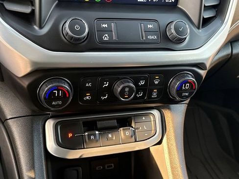Used 2023 GMC Acadia SLE w/ Driver Convenience Package FWD image 28