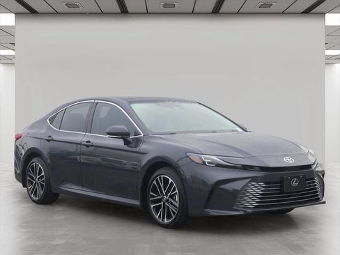 Used 2026 Toyota Camry XLE w/ Premium Package AWD/4WD image 1
