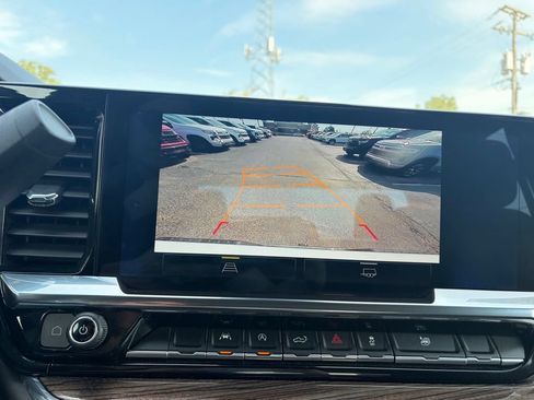 Used 2024 Chevrolet Silverado 1500 LT AWD/4WD image 19