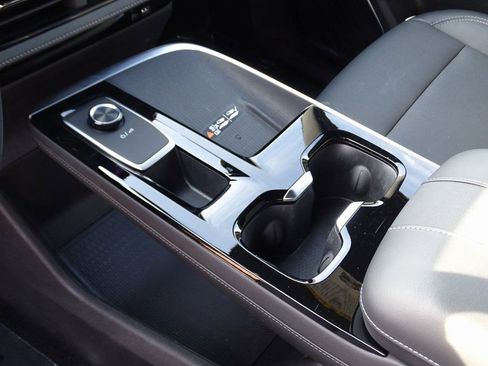 Used 2025 Buick Enclave Preferred image 23