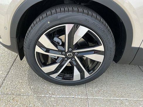 New 2026 Volvo XC40 B5 Ultra w/ Climate Package AWD/4WD image 12