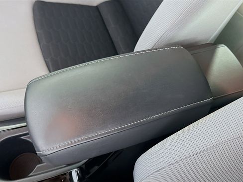 Used 2019 Toyota Corolla SE image 18