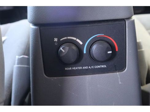 Used 2005 Dodge Durango SLT AWD/4WD image 10