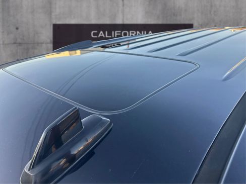 Used 2015 Chevrolet Tahoe LTZ RWD image 12