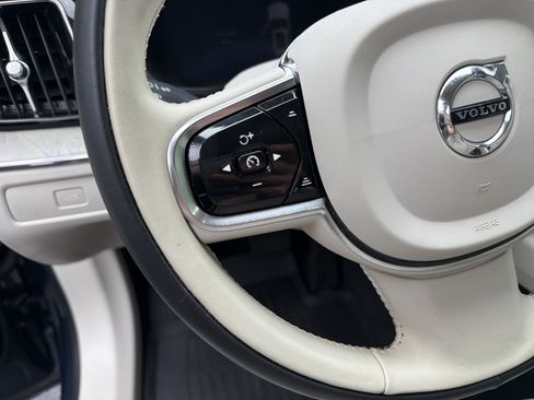 Certified 2023 Volvo XC60 B5 Plus w/ Climate Package AWD/4WD image 19