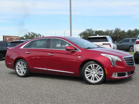Used 2019 Cadillac XTS Luxury image 2