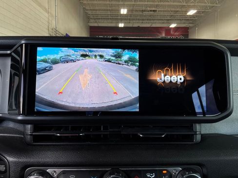 Used 2025 Jeep Wrangler Unlimited Sport AWD/4WD image 29