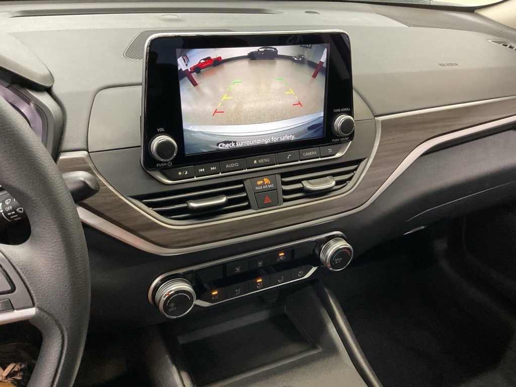 Used 2025 Nissan Altima 2.5 SV AWD/4WD image 14