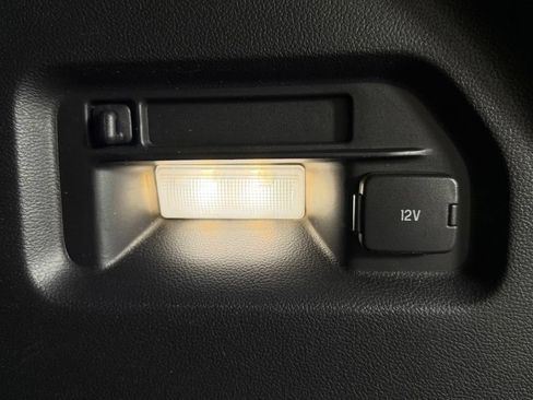 Used 2020 Ford Explorer XLT w/ Equipment Group 202A AWD/4WD image 13