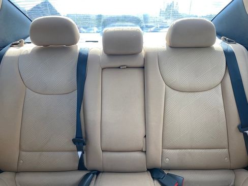 Used 2013 Hyundai Elantra GLS w/ Preferred Pkg image 18