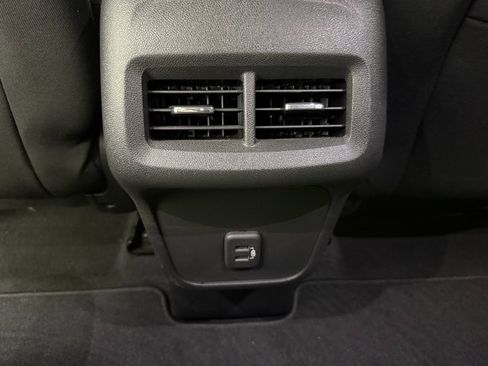 Used 2022 Chevrolet Equinox LS w/ LS Convenience Package image 32