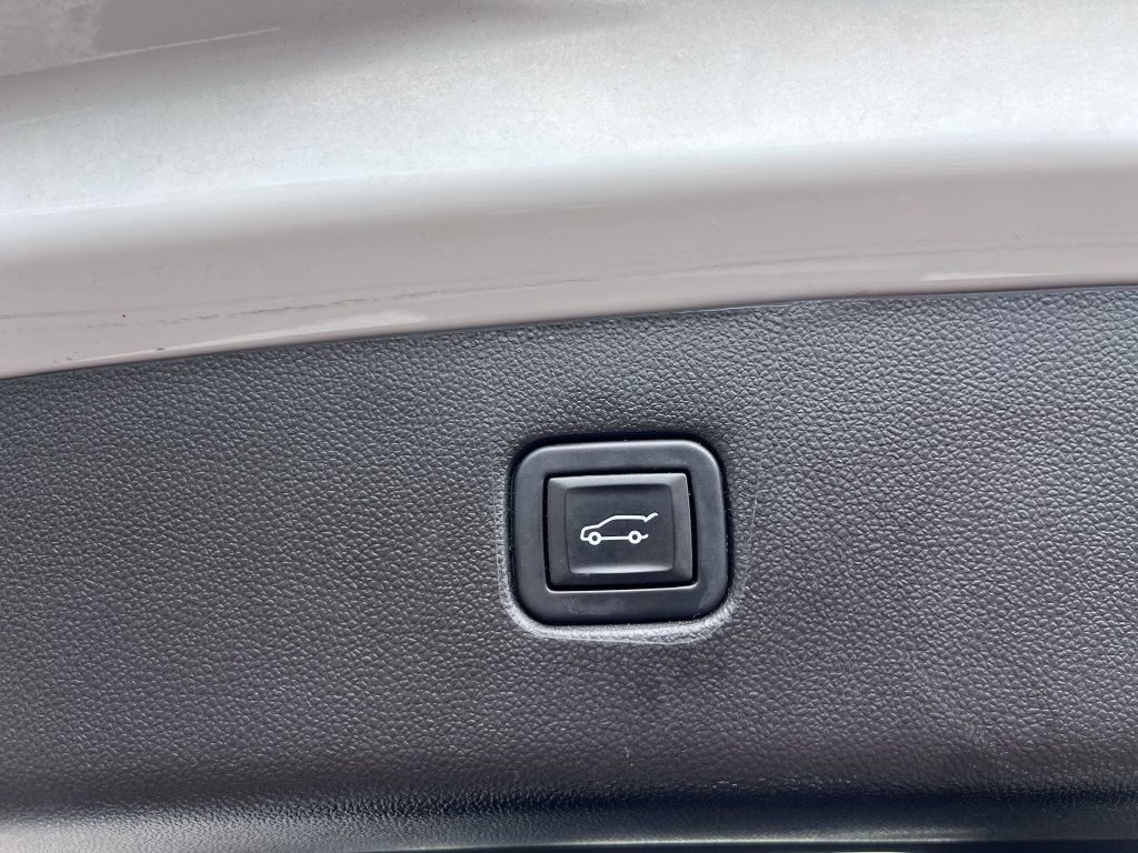 Used 2023 Chevrolet Blazer LT w/ Sound & Technology Package FWD image 23