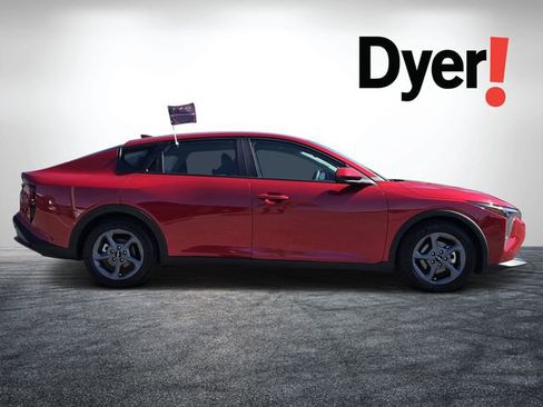 Certified 2025 Kia K4 LXS image 2