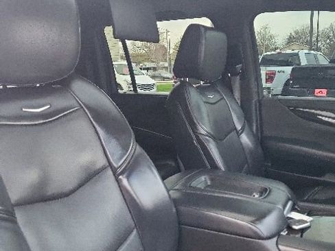 Used 2019 Cadillac Escalade ESV Platinum AWD/4WD image 25
