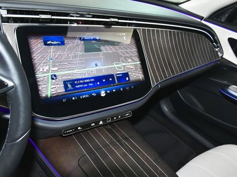 Used 2025 Mercedes-Benz E 450 4MATIC Sedan image 46